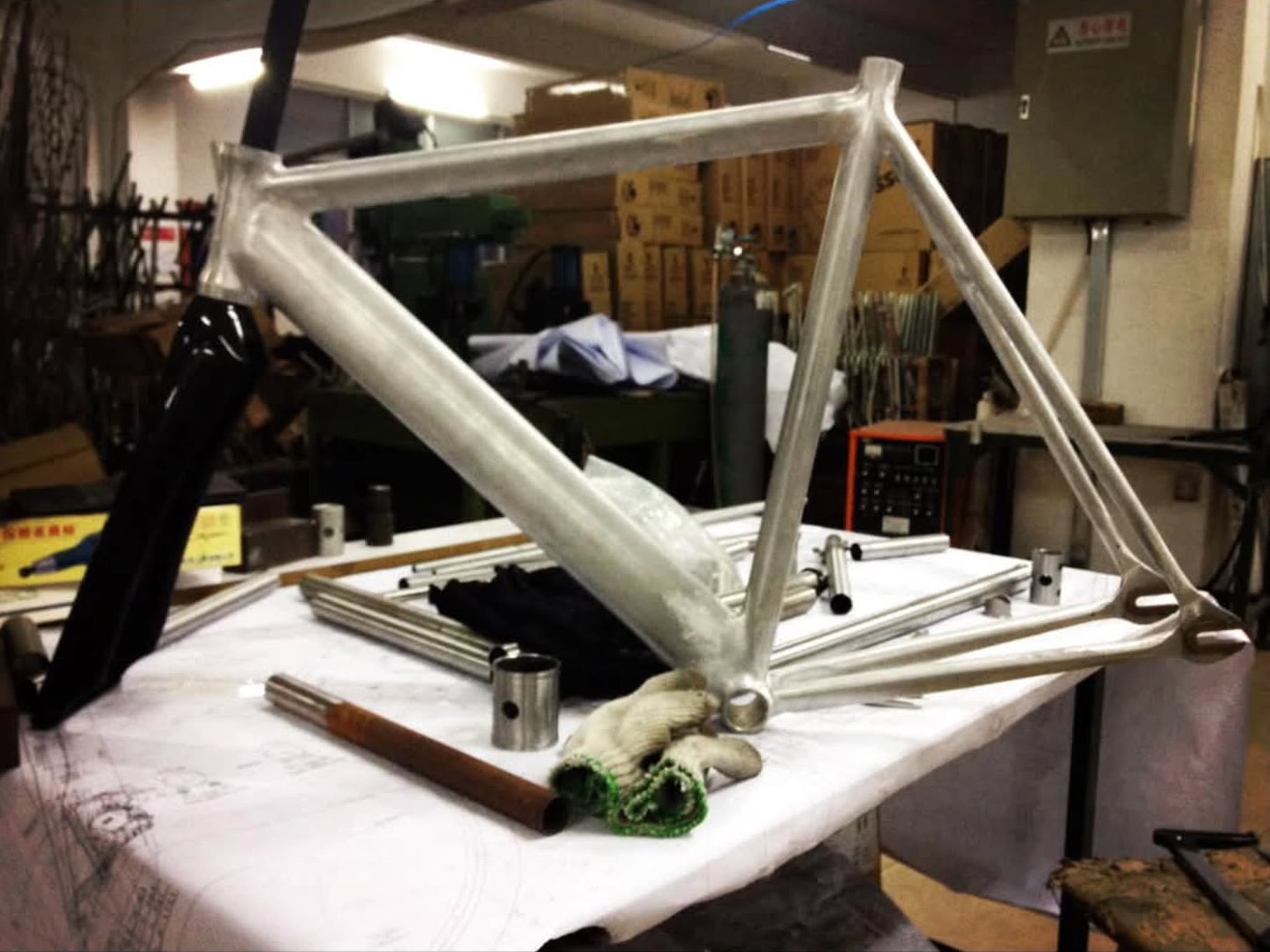 Colossi x Star Track Low Pro 2025 Track Frameset