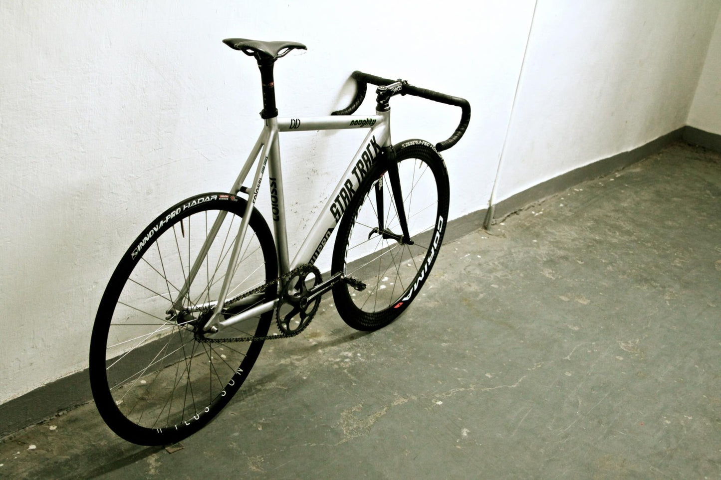 Colossi x Star Track Low Pro 2025 Track Frameset
