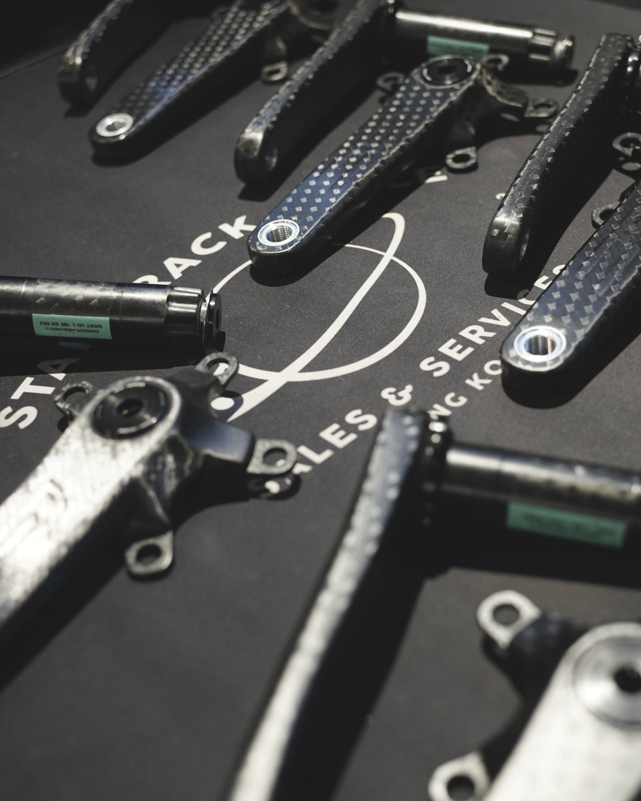 Grigio Carbonio T1000 Carbon Crank for Brompton (170mm / 12K Matt / BCD 110 x 5)